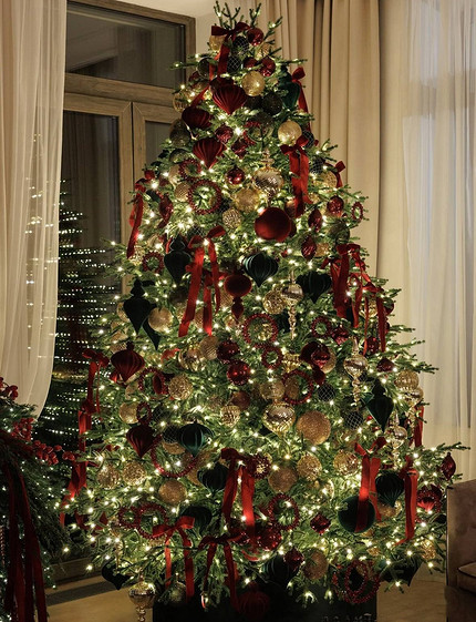 Новогодний гламур: самые стильные и роскошные елки российских звезд