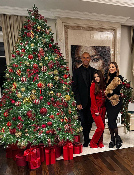 Новогодний гламур: самые стильные и роскошные елки российских звезд