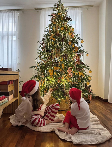 Новогодний гламур: самые стильные и роскошные елки российских звезд