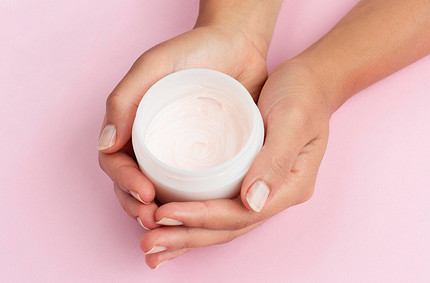 Что делать с сухой кожей рук, если крем не помогает