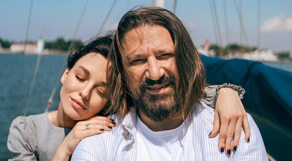 Она - психически нездоровый человек: Виктор Логинов прокомментировал развод с четвертой женой