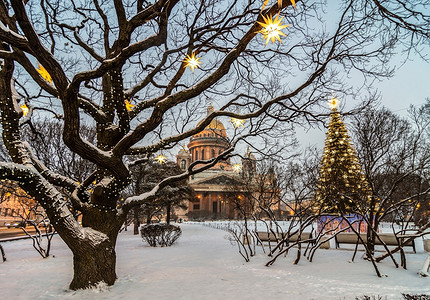 Где встретить Новый 2026 год в России недорого: 17 сказочных мест для зимнего путешествия