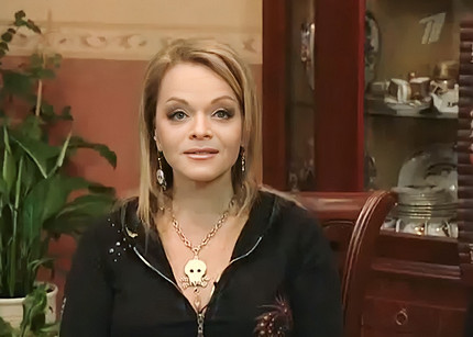 Лариса Долина предложила возвращать деньги Полине Лурье за квартиру частями