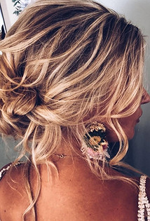 Прическа на Новый год: 17 укладок, которые продержатся всю ночь