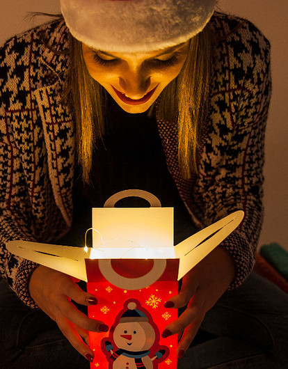 Народные приметы на Новый год-2026: гадания и суеверия на удачу и счастье