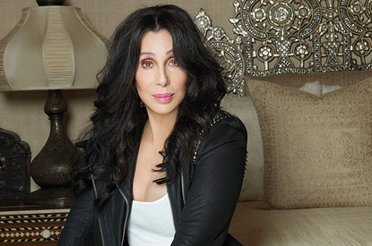 79-тилетняя Шер выйдет замуж за бойфренда, который младше нее на 40 лет, в свой юбилей