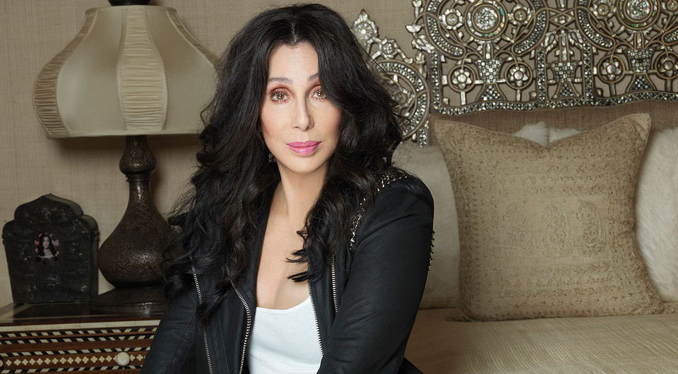 79-тилетняя Шер выйдет замуж за бойфренда, который младше нее на 40 лет, в свой юбилей