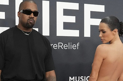 Голое платье жены Канье Уэста спровоцировало спрос на пластические операции