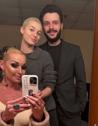 «Не могу позволить, чтобы свадьба прошла незамеченной»: Волочкова со скандалами устраивает свадьбу дочери