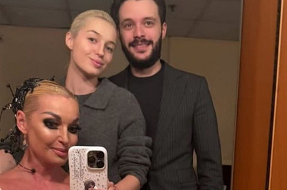 «Не могу позволить, чтобы свадьба прошла незамеченной»: Волочкова со скандалами устраивает свадьбу дочери