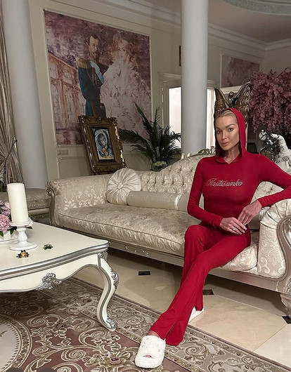 Я вообще не знакома с ними: Анастасия Волочкова рассказала, что родителей жениха дочери не будет на свадьбе