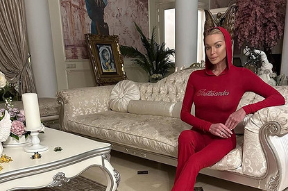 Я вообще не знакома с ними: Анастасия Волочкова рассказала, что родителей жениха дочери не будет на свадьбе