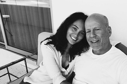 Опекуны нуждаются в уходе: жена Брюса Уиллиса высказалась о смерти Джина Хэкмена и его супруги