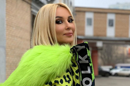 Очень тупенькая, очень: Лера Кудрявцева пожаловалась на родную сестру во время отдыха