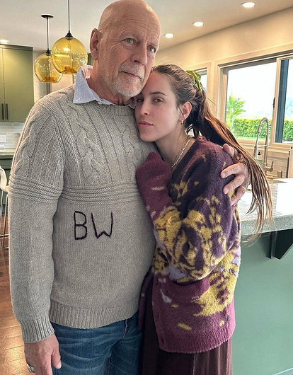 Несмотря на грустные прогнозы: Брюс Уиллис отметил 70-летие в кругу семьи