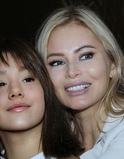 17-тилетняя дочь Даны Борисовой показала фото до и после пластики носа