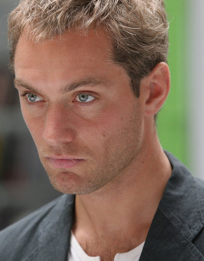 Джуд Лоу в роли Владимира Путина: первые фото со съемок