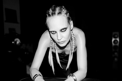 Я оступилась, и мне ужасно стыдно: Глюкоза откровенно рассказала о скандальном концерте в Красноярске