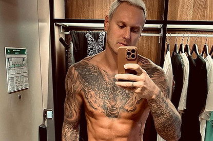 Все исчезло: отец Яниса Тиммы заявил о пропаже коллекции футболок и обуви сына