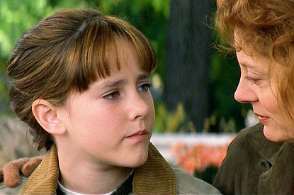 6 неочевидных форм родительского абьюза