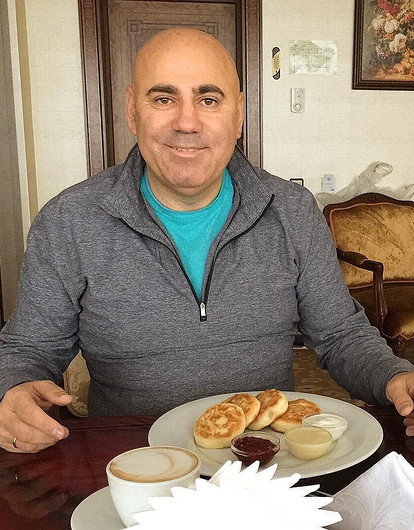 Тех, кто на это ведется, я считаю глупыми: Иосиф Пригожин резко оценил пение Вали Карнавал и других блогеров