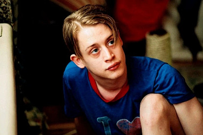 Я могу показать все свои шрамы: Маколей Калкин откровенно рассказал об отце-абьюзере