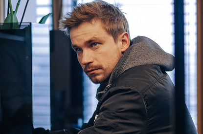 Что ему показать?... Текст?: Александр Петров решил сменить киноамплуа ради сына