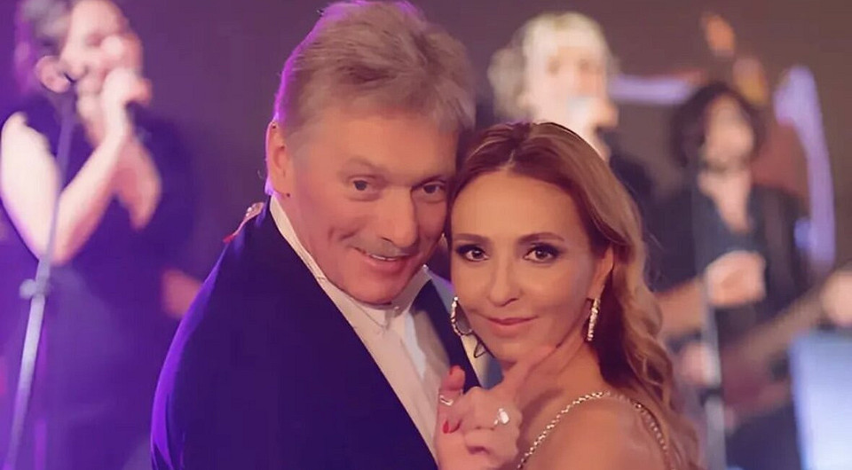 Я люблю тебя, Навка!: Дмитрий Песков впервые вышел на лед в честь юбилея жены
