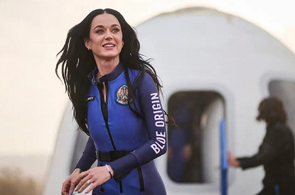 Певица Кэти Перри слетала в космос