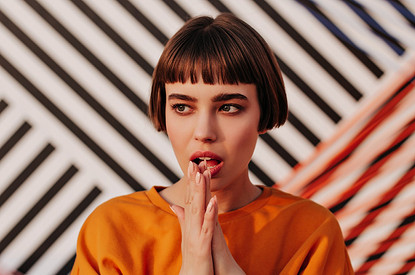 Стричь челку или не стричь: все за и против, прежде чем решиться