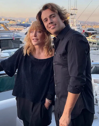 Максим Галкин* показал подросших детей в честь дня рождения Аллы Пугачевой