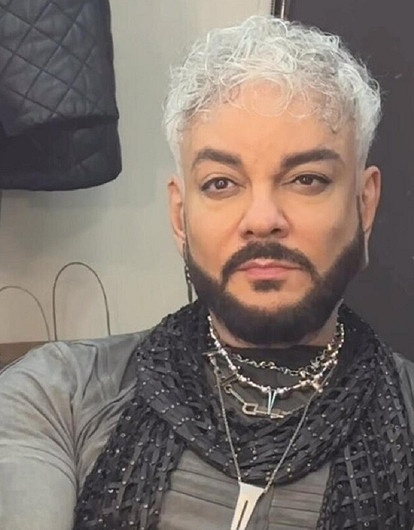 Филипп Киркоров показал свой пасхальный кулич за 100 тысяч рублей