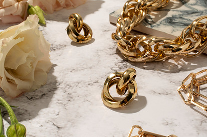 Как ухаживать за украшениями из серебра и золота, чтобы сохранить их в идеальном виде