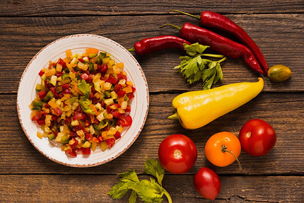 Вкусные весенние салаты: 14 лучших рецептов