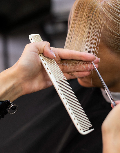 Лунный календарь стрижек на май 2025: благоприятные и неудачные дни