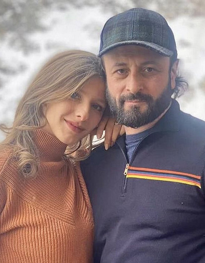 Хохотушка: Лиза Арзамасова и Илья Авербух впервые показали лицо дочери