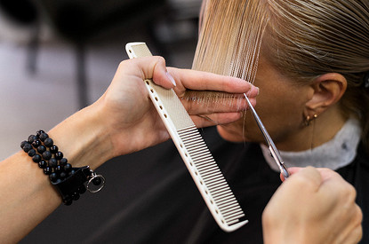 Лунный календарь стрижек на май 2025: благоприятные и неудачные дни