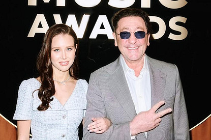 СМИ: Лепс отложил свадьбу с 19-летней невестой на неопределенный срок