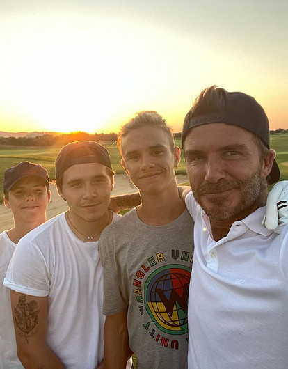 Сыновья Виктории и Дэвида Бекхэмов перестали общаться из-за девушки