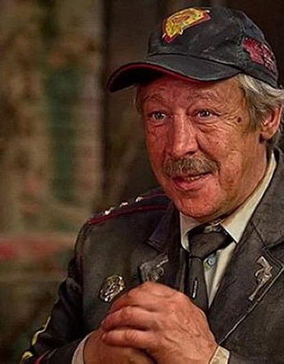 Тяжело передвигаться: состояние Михаила Ефремова после колонии сильно ухудшилось