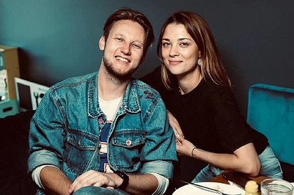 Солист группы Челси Алексей Корзин сообщил о смерти 34-хлетней жены