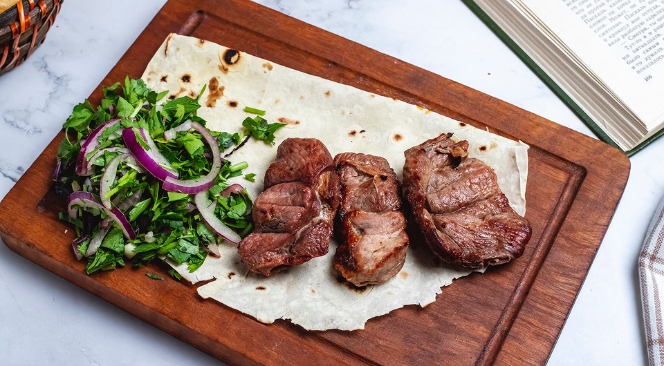 Как замариновать лук к шашлыку: 15 вкусных рецептов