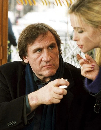 Он больше не священен: Жерара Депардье приговорили к условному сроку из-за домогательств