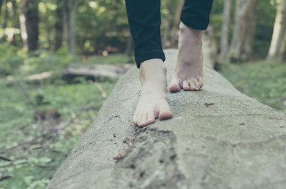 Тренировки босиком — мимолетный тренд или повышенная польза: спросили у врача