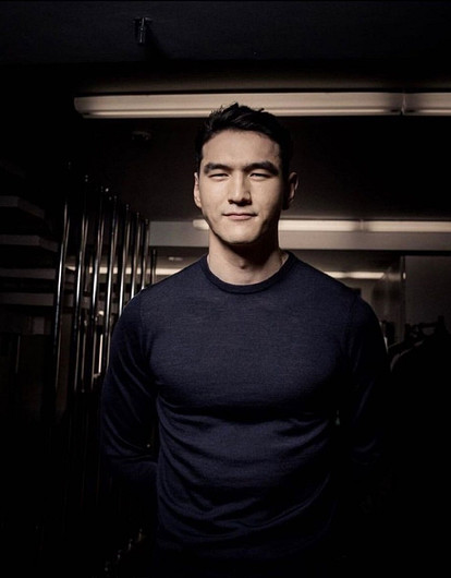 Комика Нурлана Сабурова задержали в аэропорту: ему грозит депортация из России