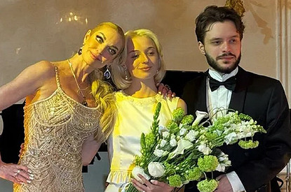 Путешествие состоялось: Анастасия Волочкова жила с дочерью во время ее медового месяца