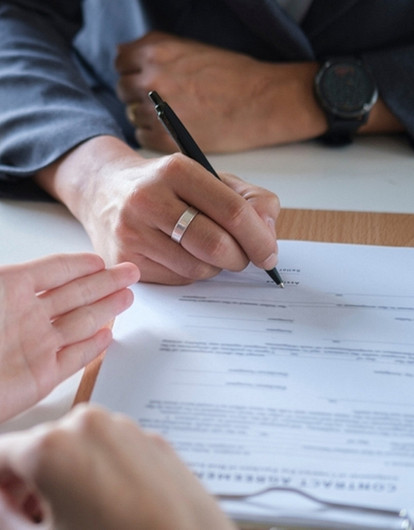 Как оформить дарственную на недвижимость, предусмотрев все риски