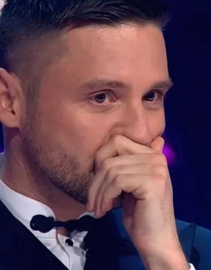 Не мог поверить, что она на это отважилась: Сергея Лазарева довело до слез появление мамы в шоу Маска