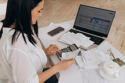 ИП или самозанятость: что выгоднее и проще в 2025 году