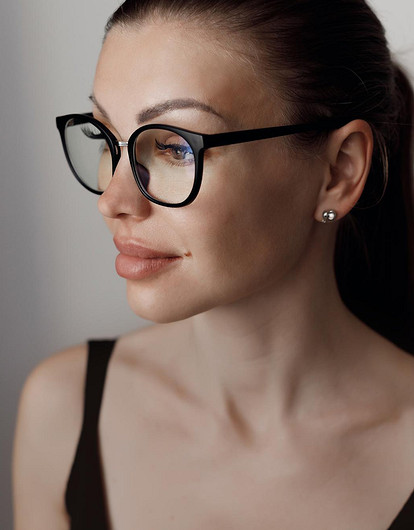 Как подобрать форму очков к лицу: инструкция от стилиста